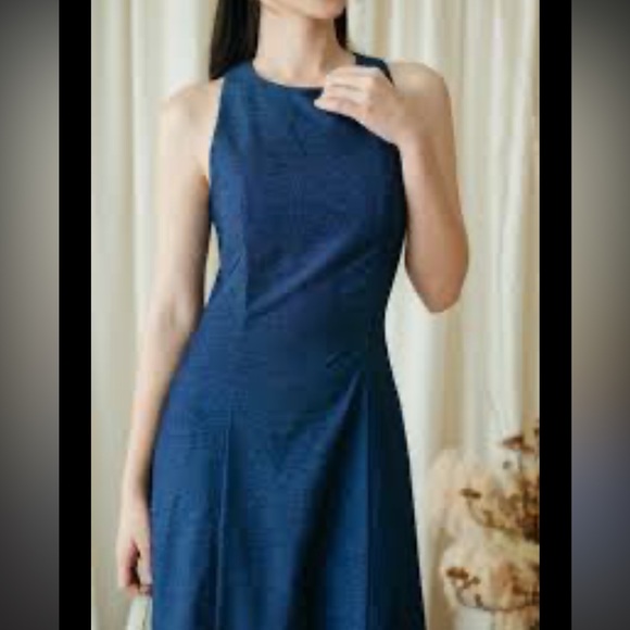 Ann Taylor Dresses & Skirts - Ann Taylor Dress - navy textured sleeveless w/asymmetrical hem